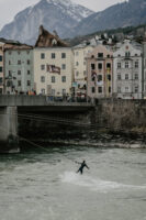 Erfrischung am Inn – beim Upstream Surfen