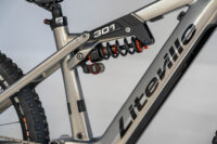 ondermodell 301CE Mk2 20 Years mit WP-Fahrwerk