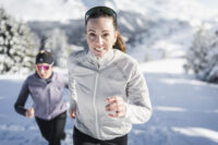Laufbekleidung von Odlo für den Winter lässt Athlet:innen leichter schneller laufen