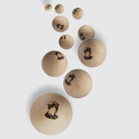 Mottenkugeln aus Engadiner Arvenholz