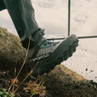 Komprimierte EVA-Zwischensohle: Das leichte und weiche EVA (50C) ist das ausgewogenste Material für Wanderaktivitäten und vereint Dämpfung und Haltbarkeit