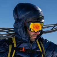 Verstellbare, gepolsterte Kapuze für hervorragenden Schutz bei kaltem Wetter