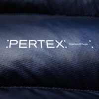 Pertex Quantum Diamond Fuse verwendet eine dicht gewebte Struktur, um ein leichtes und weiches, daunendichtes Gewebe für Komfort und verbesserte Wärmeleistung zu bieten