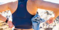 Der neue Stash Bra von La Sportiva bietet clever platzierten Stauraum für Shirts und Trailrunning-Equipment