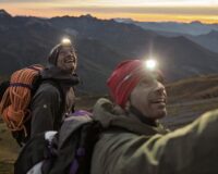 Iker und Eneko Pou werden ab sofort auch die Bekleidung und Ausrüstung des Ausrüstungsexperten aus dem Trentino in die Welt tragen