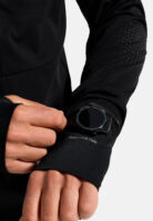 Entwickelt für das Training bei kaltem Wetter, vereint Odlos neueste Running-Kollektion leichten Schutz, verbesserte Sichtbarkeit und atmungsaktive Isolation